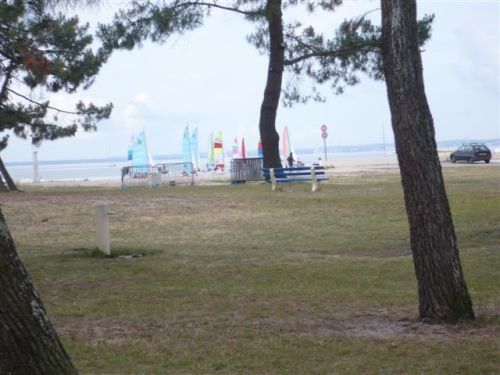 bateau à voile sur la plage du BETEY