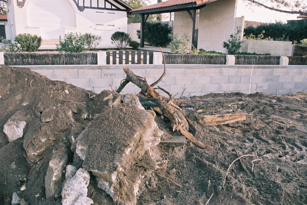 construction du muret  du Mauret 2011